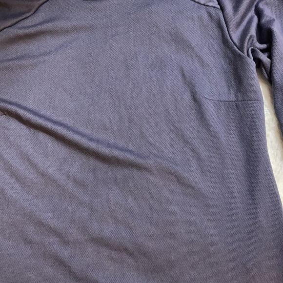 Nike Long Sleeve Athletic Shirt - Picture 5 of 9